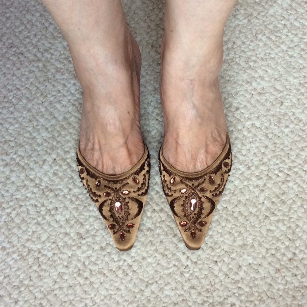 Kim Rogers jeweled & embroidered pointed toe heels